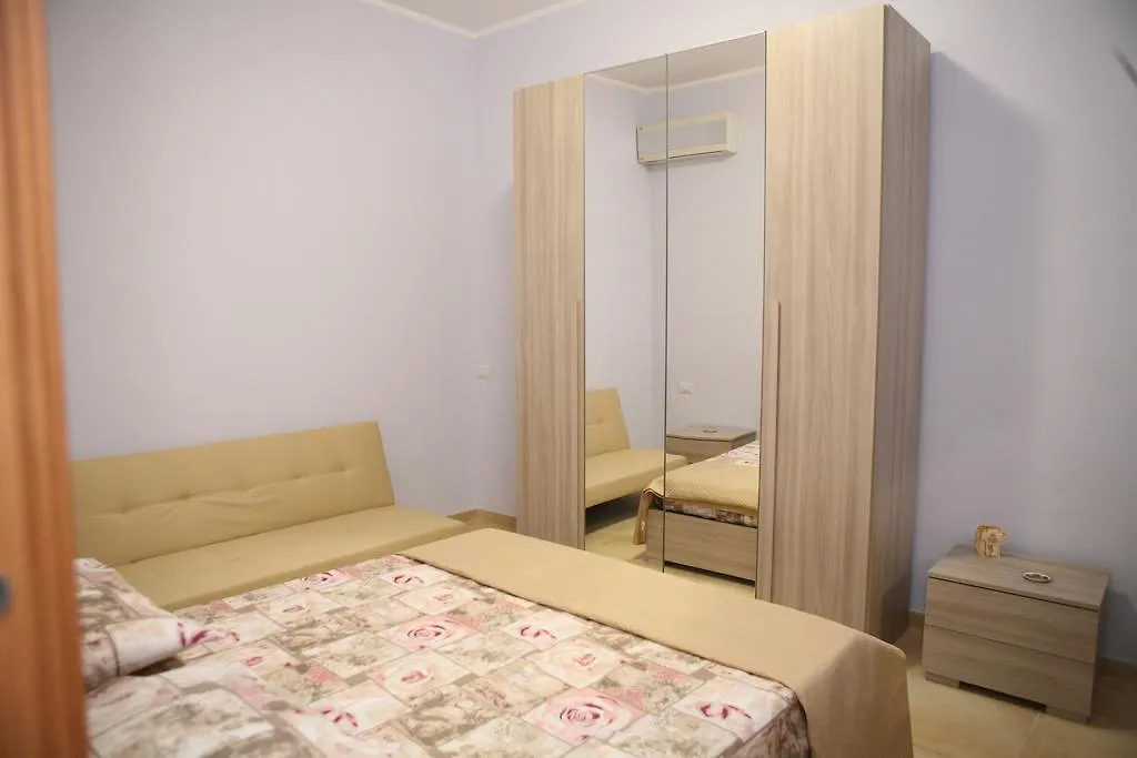 Titus & Caius B&B Ercolano 0*,  Italy