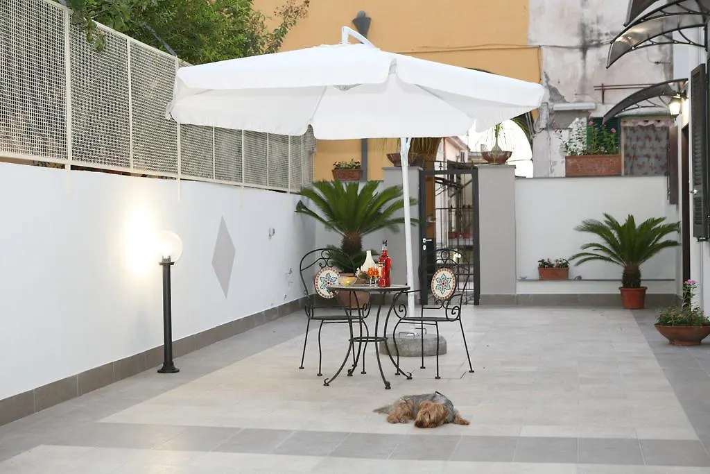 Titus & Caius B&B Ercolano 0*,  Italy